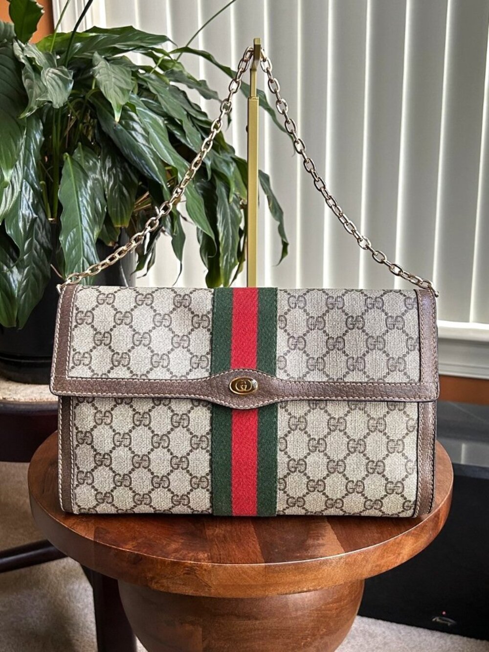 GUCCI GG Supreme Flap Clutch Bag